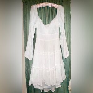 Alter’d State White Long Sleeve bow tie back Tiered Mini Dress Size Large EUC